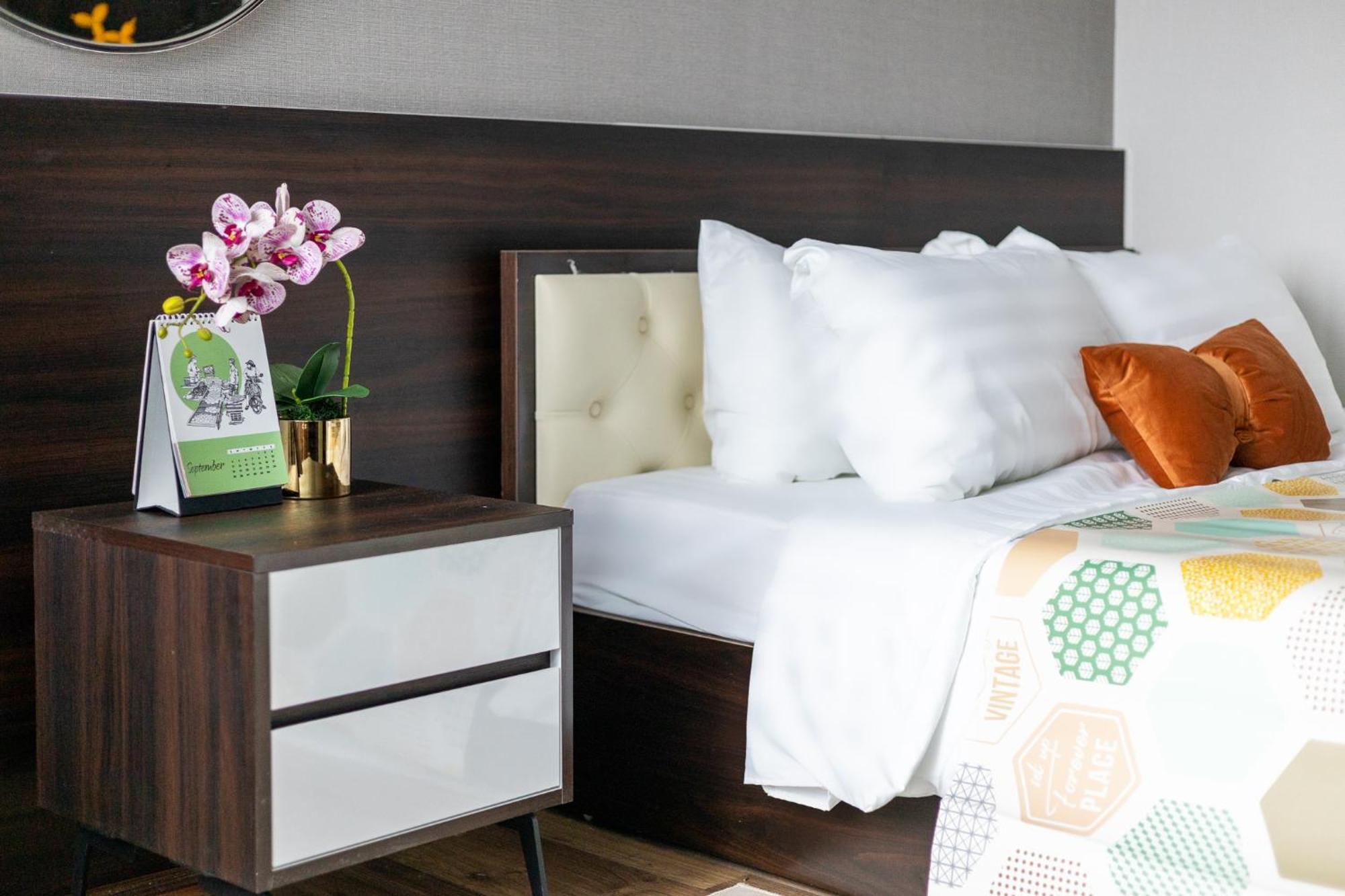 Ivy Hotel & Apartment - Stay 24H Hanoi Exteriör bild
